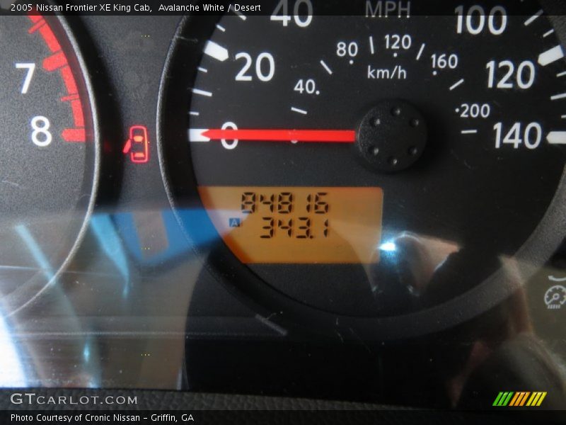 Avalanche White / Desert 2005 Nissan Frontier XE King Cab