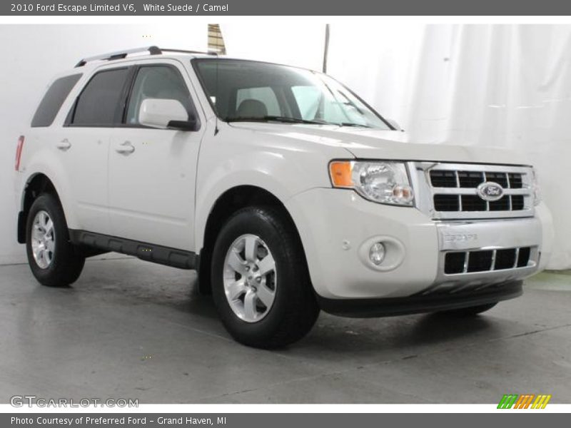 Front 3/4 View of 2010 Escape Limited V6