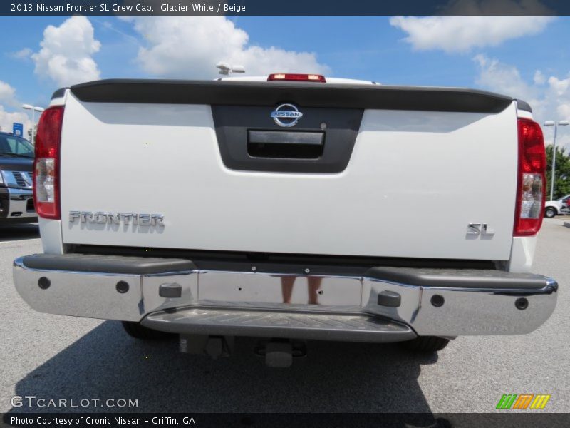 Glacier White / Beige 2013 Nissan Frontier SL Crew Cab