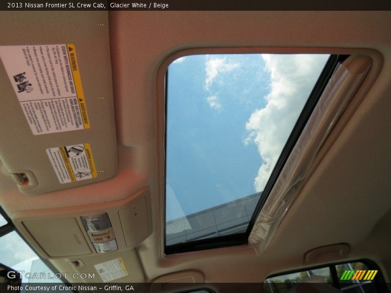 Glacier White / Beige 2013 Nissan Frontier SL Crew Cab