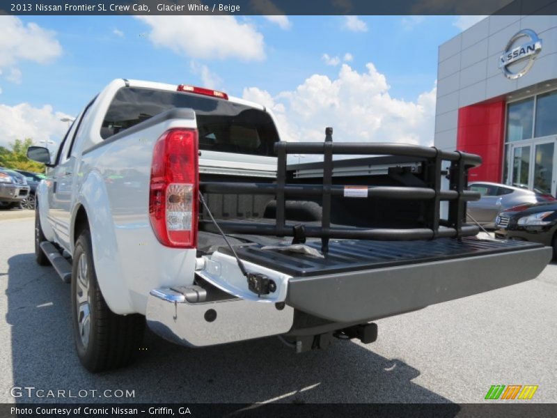 Glacier White / Beige 2013 Nissan Frontier SL Crew Cab