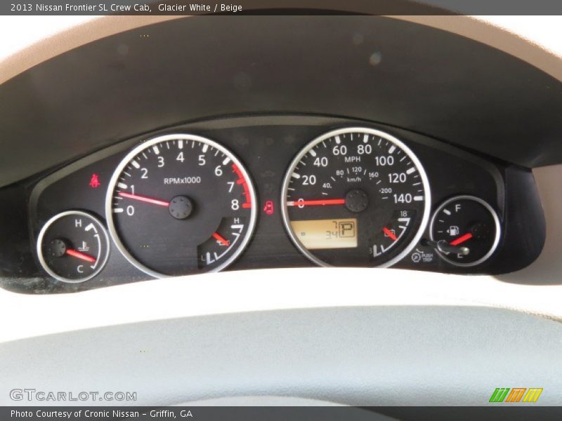 Glacier White / Beige 2013 Nissan Frontier SL Crew Cab