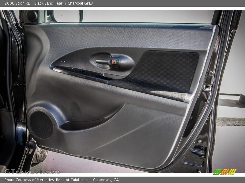 Door Panel of 2008 xD 