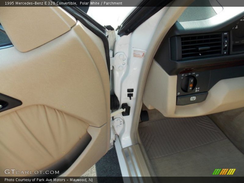 Polar White / Parchment 1995 Mercedes-Benz E 320 Convertible