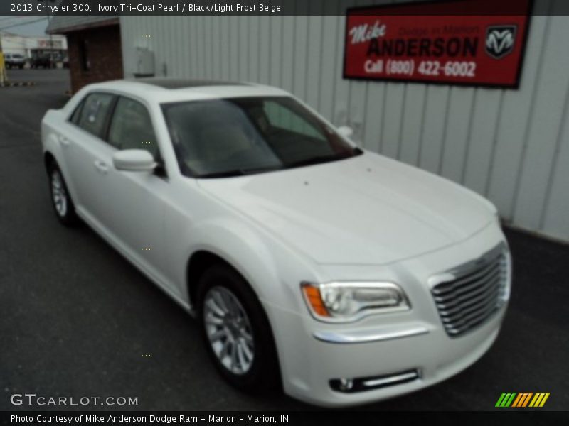 Ivory Tri-Coat Pearl / Black/Light Frost Beige 2013 Chrysler 300