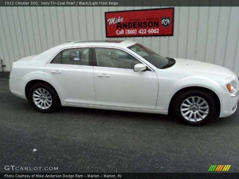 Ivory Tri-Coat Pearl / Black/Light Frost Beige 2013 Chrysler 300