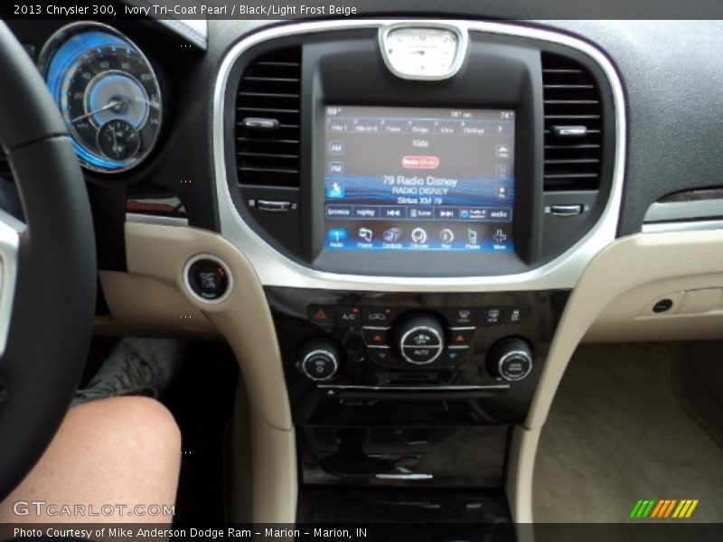 Ivory Tri-Coat Pearl / Black/Light Frost Beige 2013 Chrysler 300
