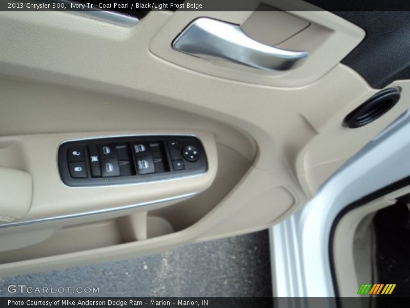 Ivory Tri-Coat Pearl / Black/Light Frost Beige 2013 Chrysler 300