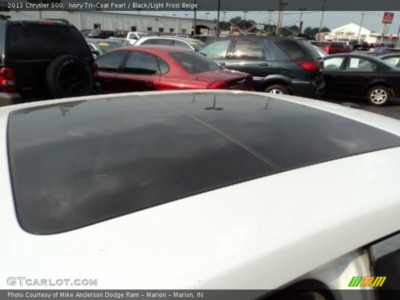 Ivory Tri-Coat Pearl / Black/Light Frost Beige 2013 Chrysler 300