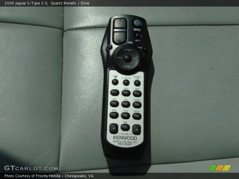 Quartz Metallic / Dove 2006 Jaguar S-Type 3.0