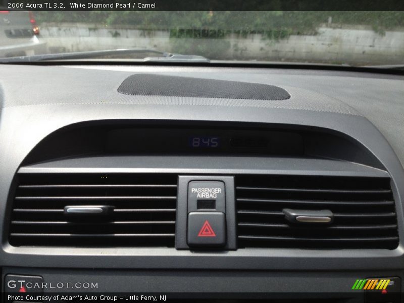 White Diamond Pearl / Camel 2006 Acura TL 3.2