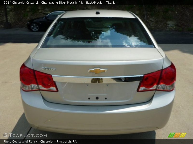 Champagne Silver Metallic / Jet Black/Medium Titanium 2014 Chevrolet Cruze LS