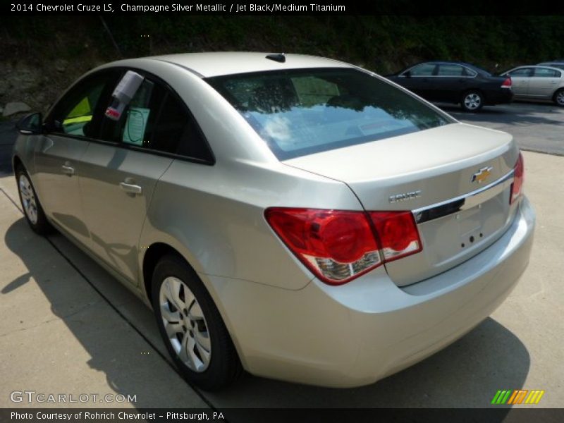 Champagne Silver Metallic / Jet Black/Medium Titanium 2014 Chevrolet Cruze LS