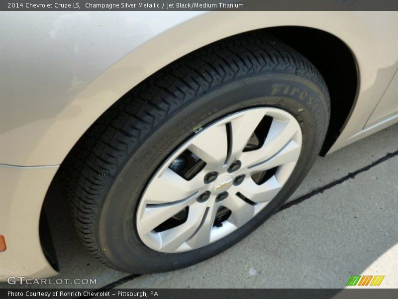 Champagne Silver Metallic / Jet Black/Medium Titanium 2014 Chevrolet Cruze LS