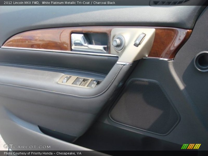 White Platinum Metallic Tri-Coat / Charcoal Black 2012 Lincoln MKX FWD