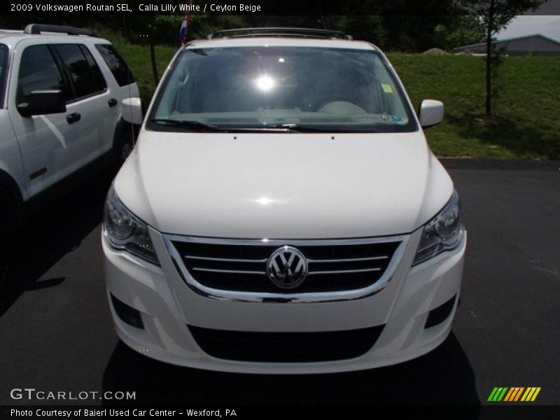 Calla Lilly White / Ceylon Beige 2009 Volkswagen Routan SEL