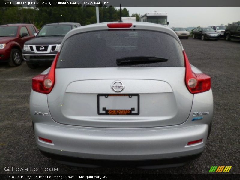 Brilliant Silver / Black/Silver Trim 2013 Nissan Juke SV AWD