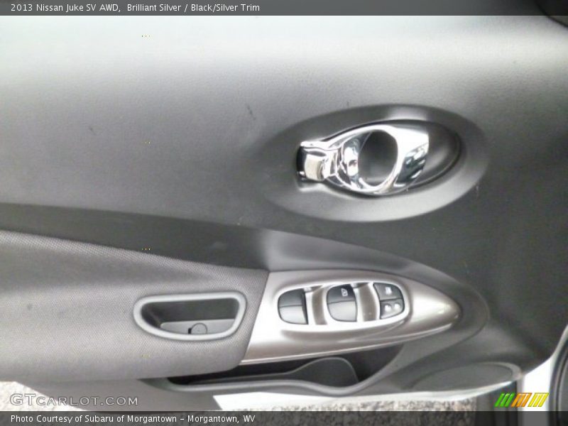 Brilliant Silver / Black/Silver Trim 2013 Nissan Juke SV AWD