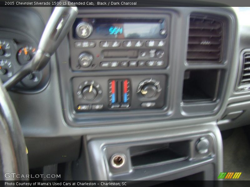 Black / Dark Charcoal 2005 Chevrolet Silverado 1500 LS Extended Cab