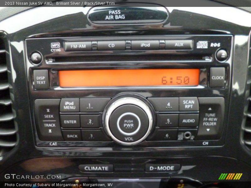 Brilliant Silver / Black/Silver Trim 2013 Nissan Juke SV AWD