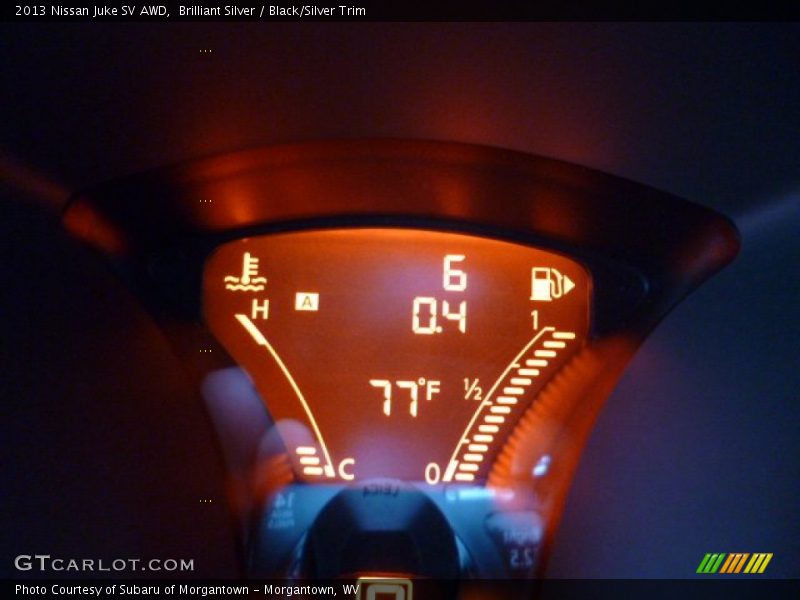 Brilliant Silver / Black/Silver Trim 2013 Nissan Juke SV AWD