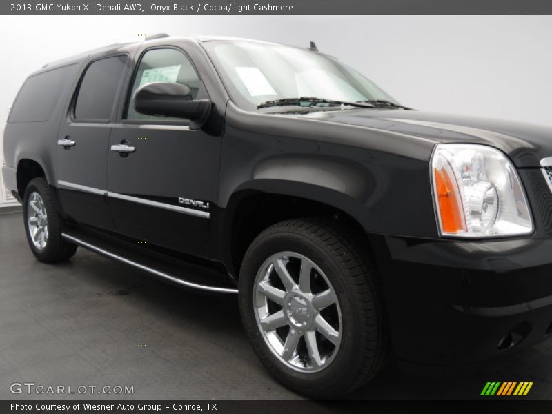 Onyx Black / Cocoa/Light Cashmere 2013 GMC Yukon XL Denali AWD