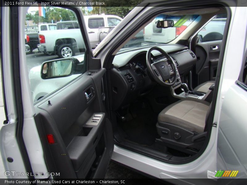 Ingot Silver Metallic / Charcoal Black 2011 Ford Flex SE
