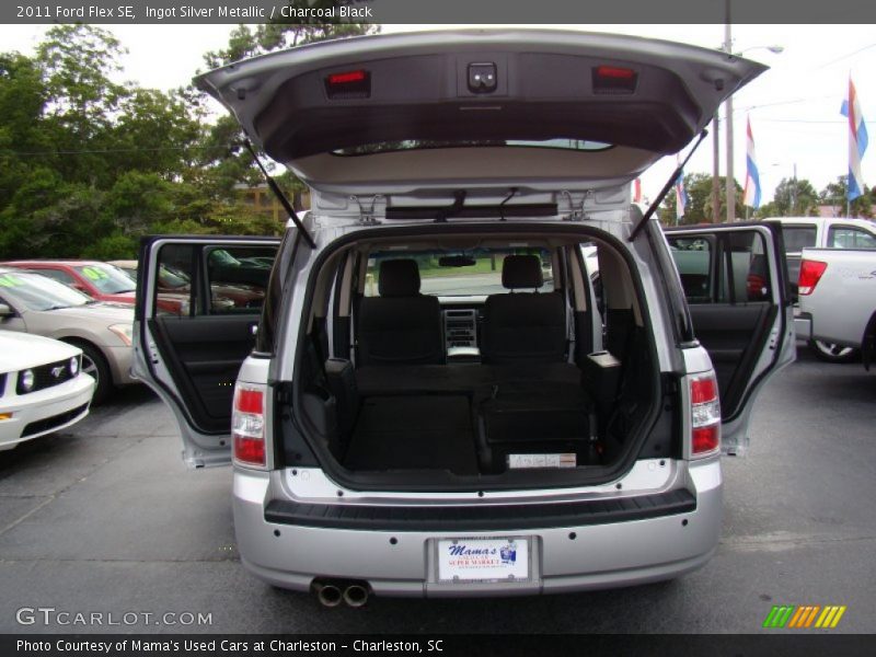 Ingot Silver Metallic / Charcoal Black 2011 Ford Flex SE