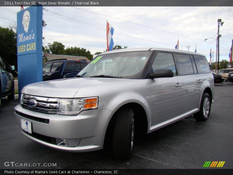 Ingot Silver Metallic / Charcoal Black 2011 Ford Flex SE
