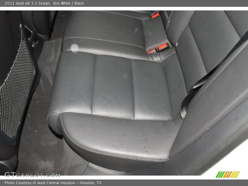 Ibis White / Black 2011 Audi A6 3.2 Sedan