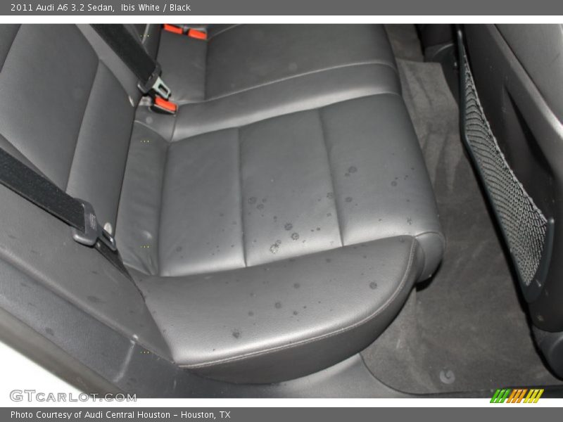 Ibis White / Black 2011 Audi A6 3.2 Sedan