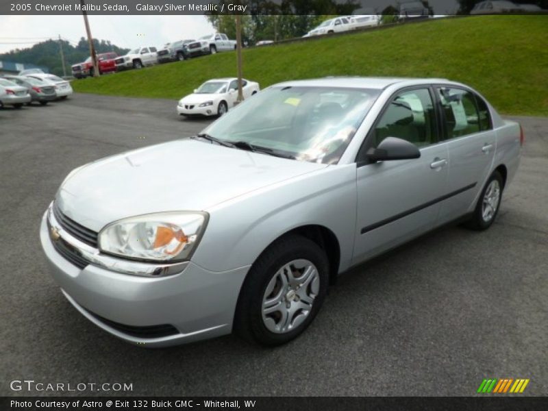 Front 3/4 View of 2005 Malibu Sedan