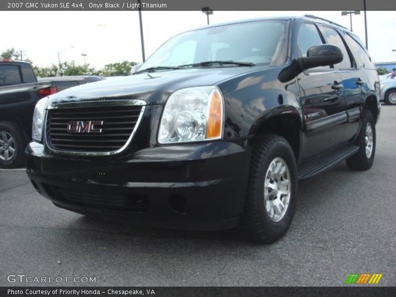 Onyx Black / Light Titanium 2007 GMC Yukon SLE 4x4