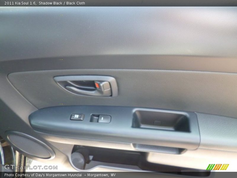 Shadow Black / Black Cloth 2011 Kia Soul 1.6
