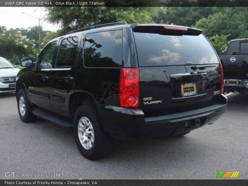 Onyx Black / Light Titanium 2007 GMC Yukon SLE 4x4