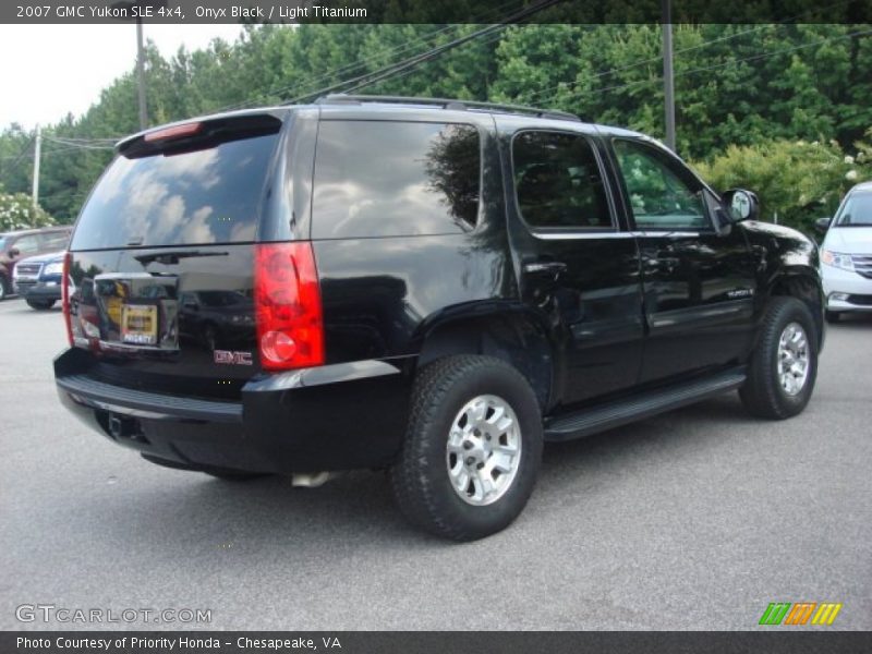 Onyx Black / Light Titanium 2007 GMC Yukon SLE 4x4