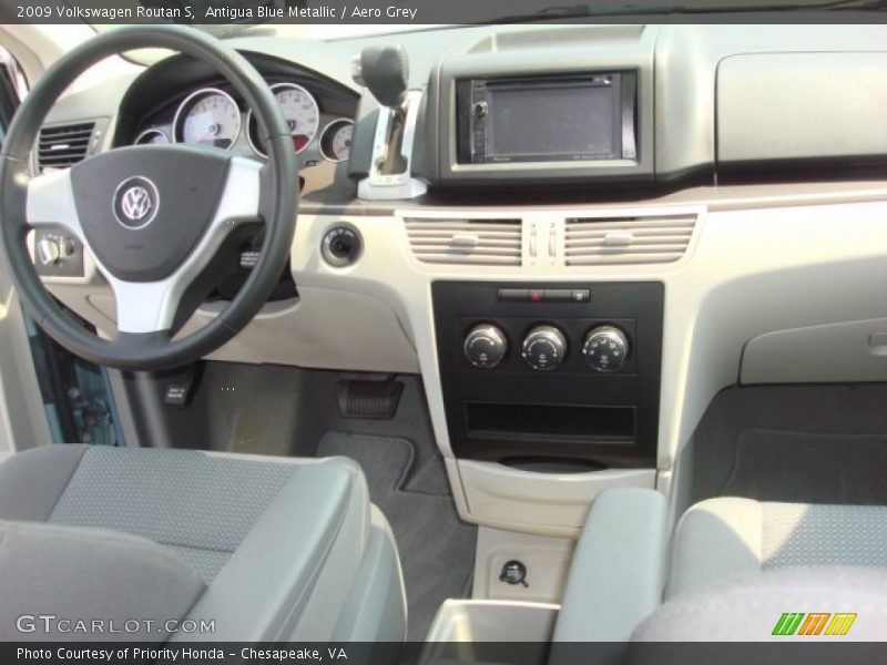 Antigua Blue Metallic / Aero Grey 2009 Volkswagen Routan S