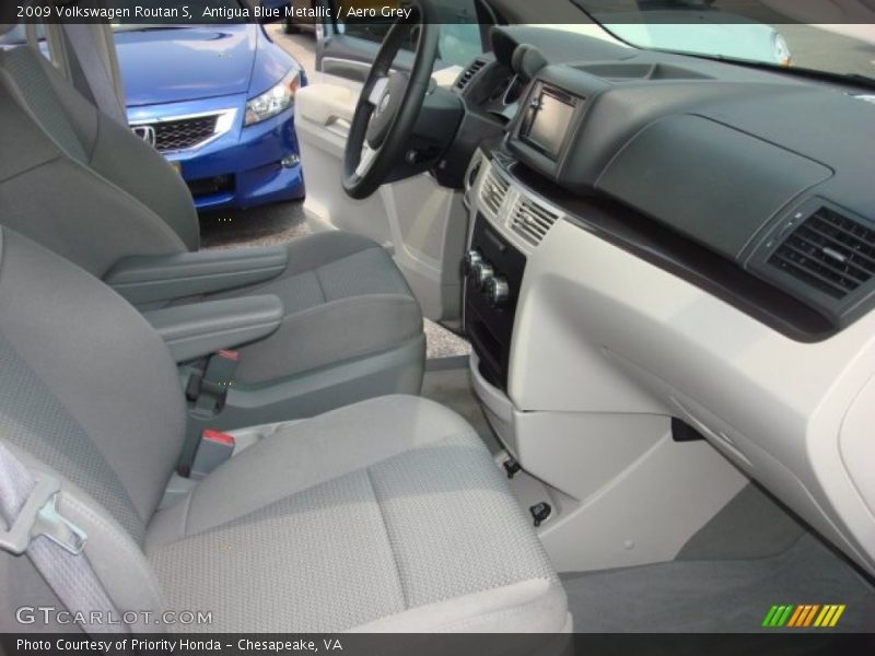 Antigua Blue Metallic / Aero Grey 2009 Volkswagen Routan S