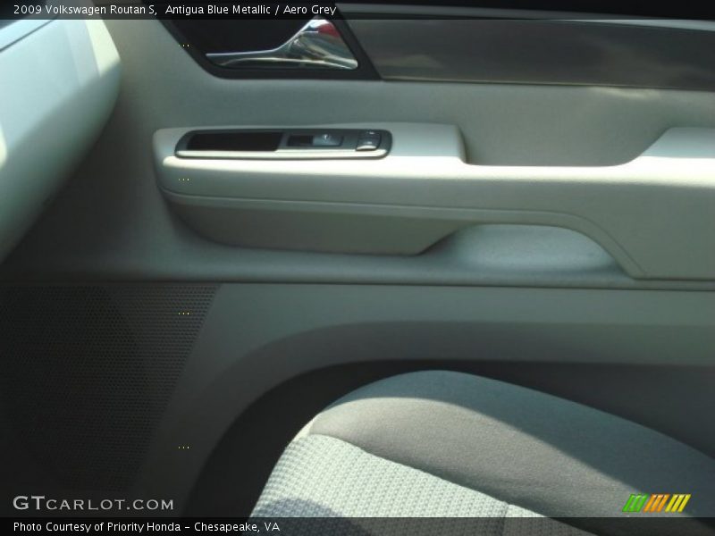 Antigua Blue Metallic / Aero Grey 2009 Volkswagen Routan S