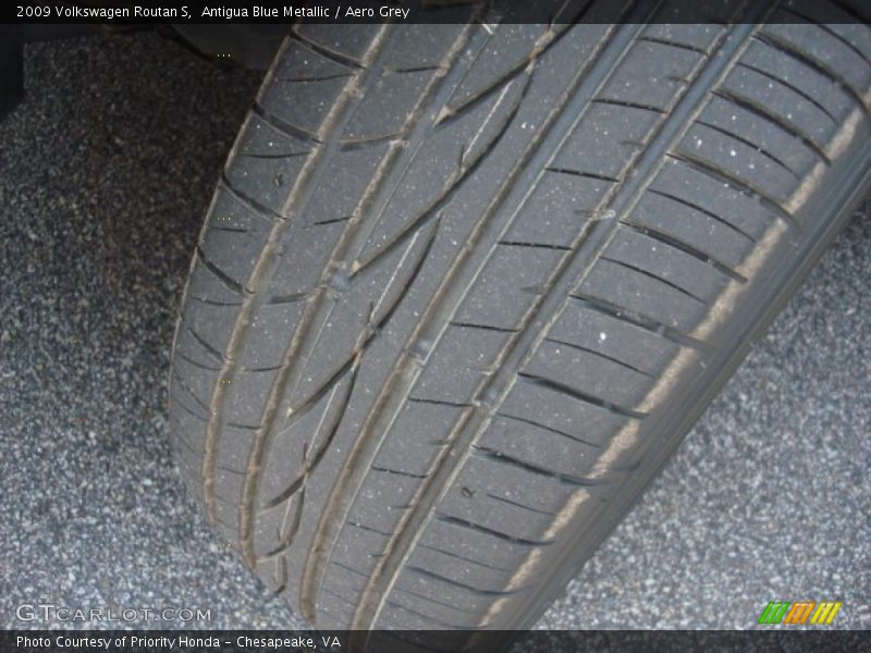 Antigua Blue Metallic / Aero Grey 2009 Volkswagen Routan S