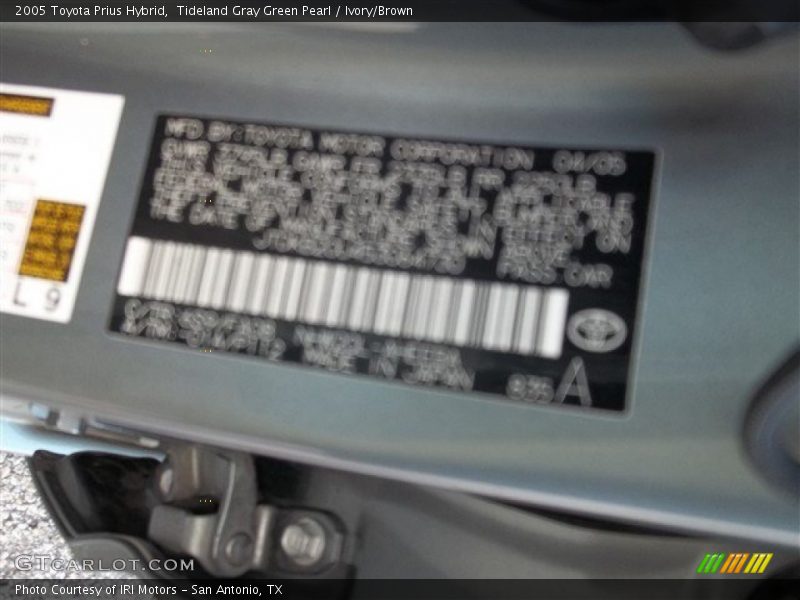 Tideland Gray Green Pearl / Ivory/Brown 2005 Toyota Prius Hybrid