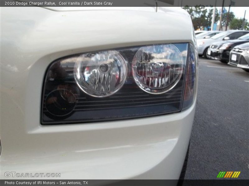 Cool Vanilla / Dark Slate Gray 2010 Dodge Charger Rallye