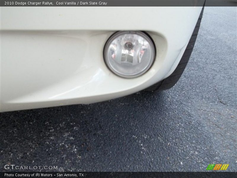 Cool Vanilla / Dark Slate Gray 2010 Dodge Charger Rallye