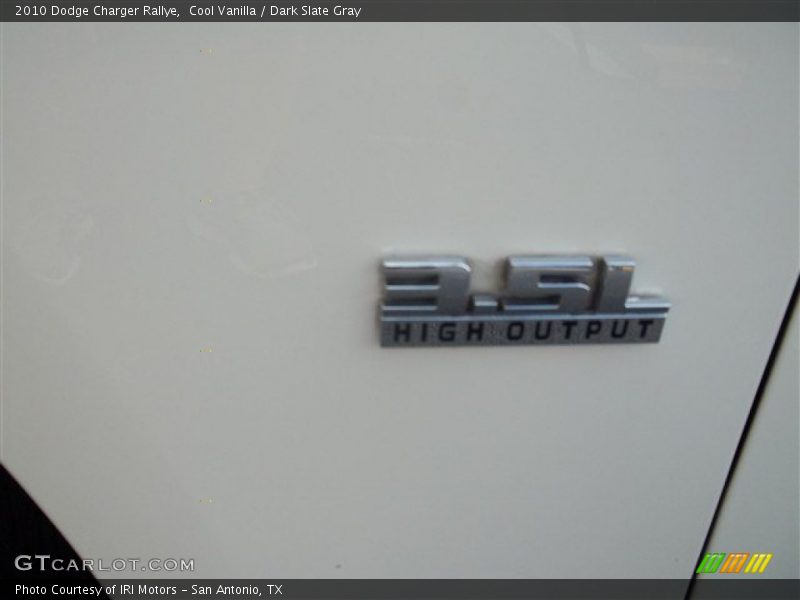 Cool Vanilla / Dark Slate Gray 2010 Dodge Charger Rallye