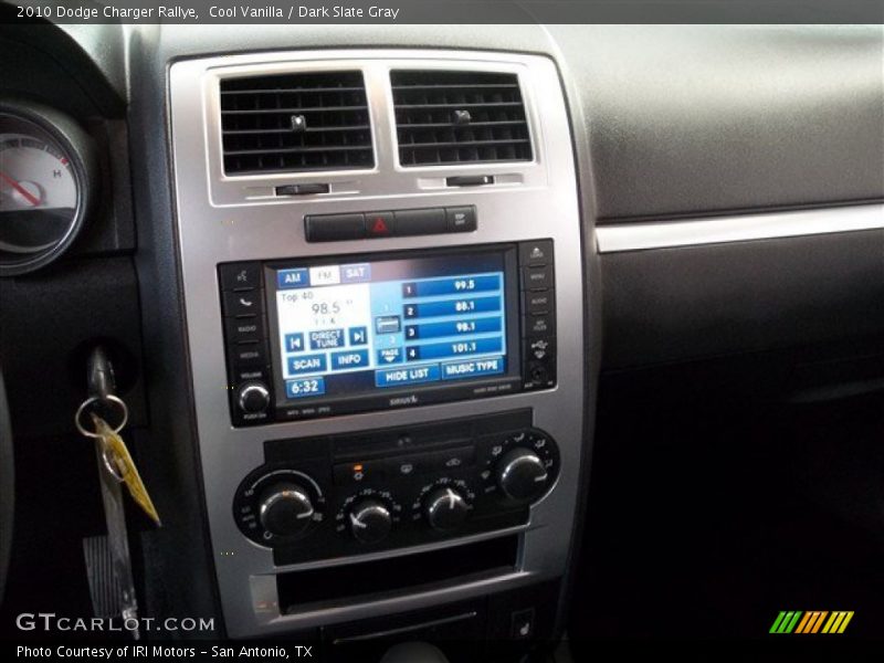 Cool Vanilla / Dark Slate Gray 2010 Dodge Charger Rallye