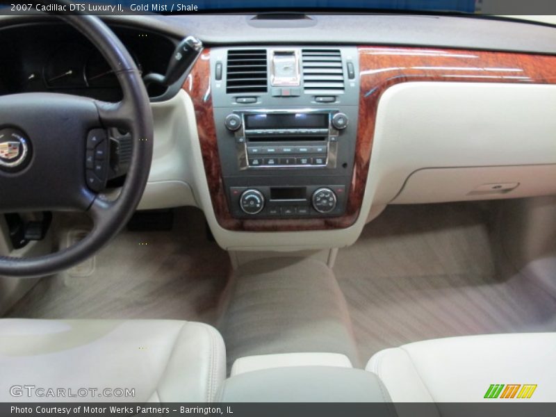 Gold Mist / Shale 2007 Cadillac DTS Luxury II