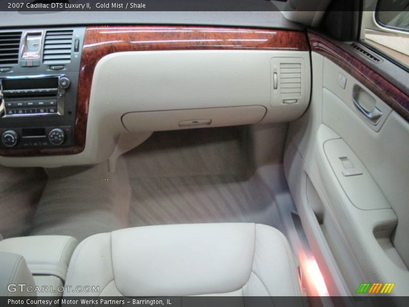 Gold Mist / Shale 2007 Cadillac DTS Luxury II