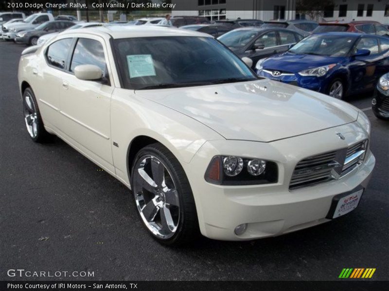 Cool Vanilla / Dark Slate Gray 2010 Dodge Charger Rallye
