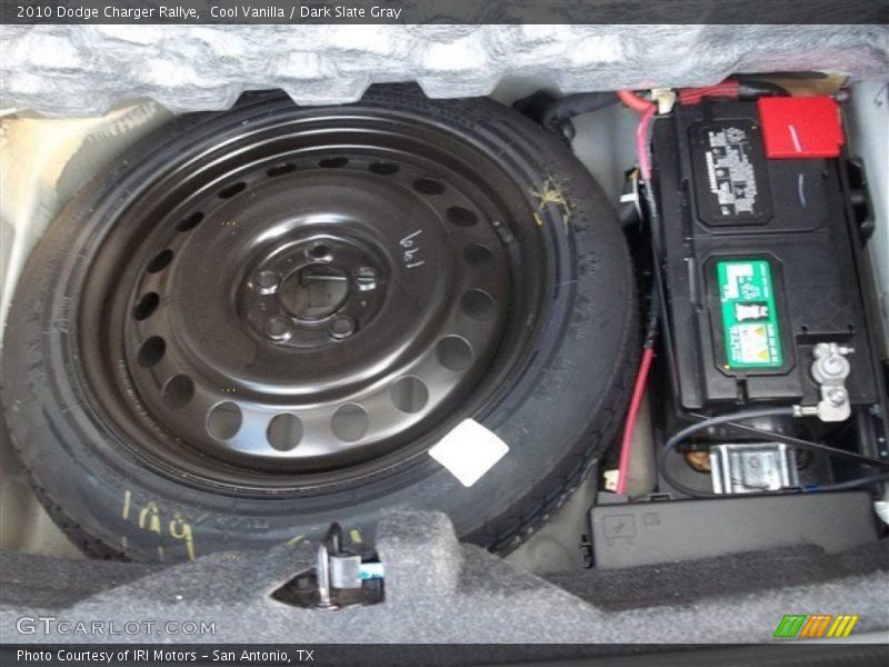 Cool Vanilla / Dark Slate Gray 2010 Dodge Charger Rallye