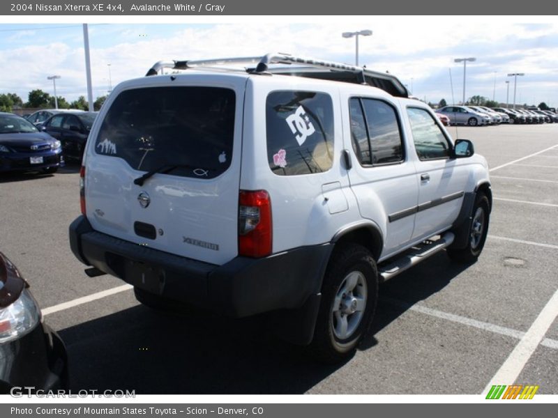 Avalanche White / Gray 2004 Nissan Xterra XE 4x4